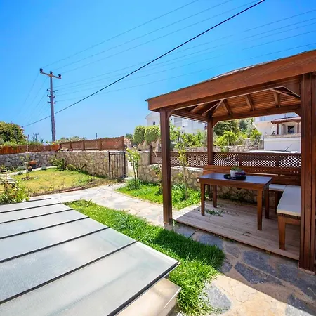 Peaceful Stone House Close To Beach With Backyard In Datca Apartment Datca