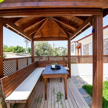 Peaceful Stone House Close To Beach With Backyard In Datca Datça